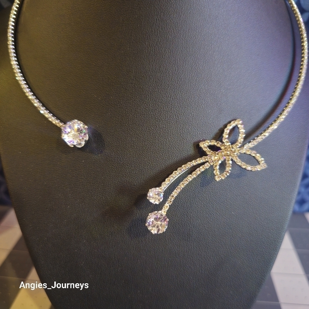 Butterfly open wrap necklace